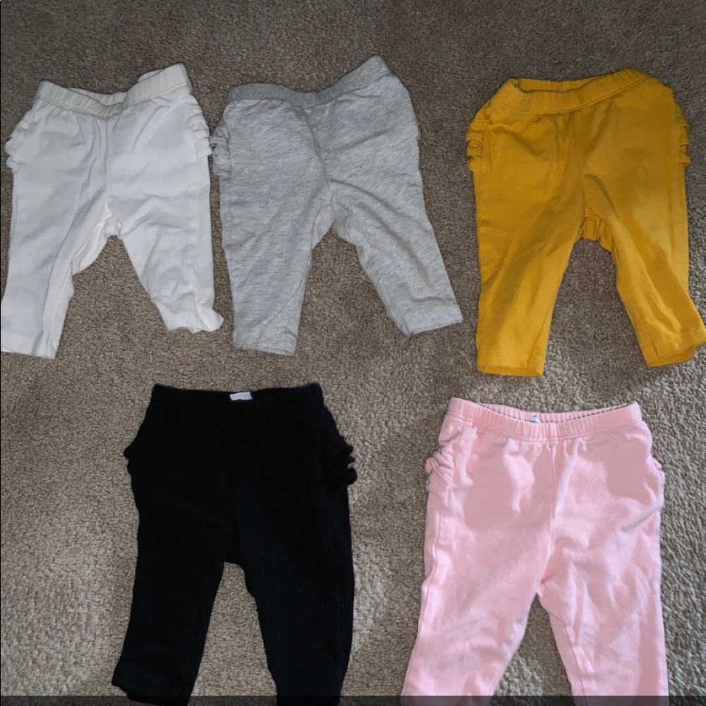 Bundle of ruffle leggings